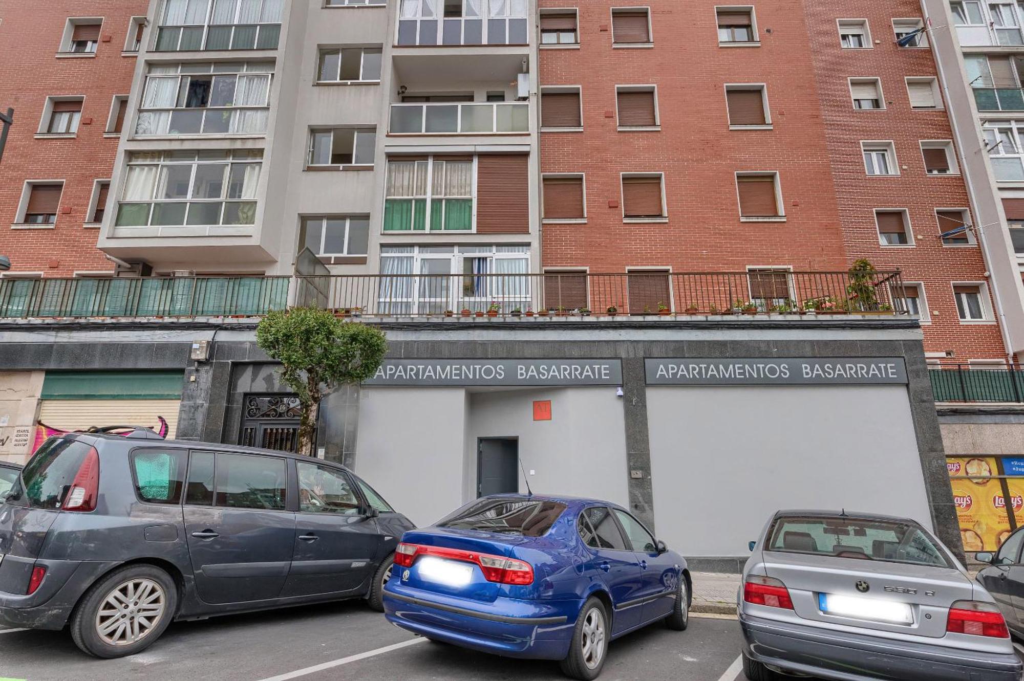 Apartamentos Basarrate Self Check In Bilbao Exterior photo
